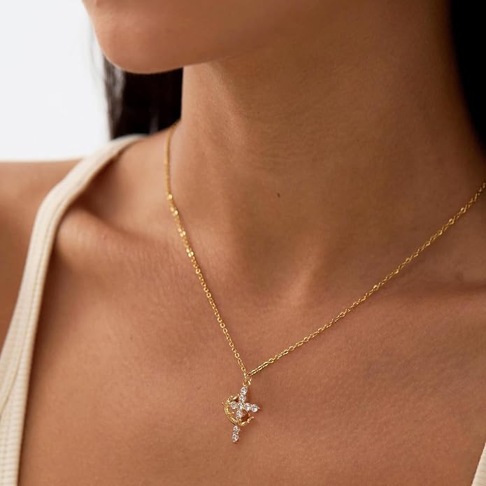 Collier croix et couronne